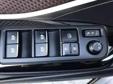 Toyota C-HR 1.8 HSD 122 CP 4x2 CVT Style