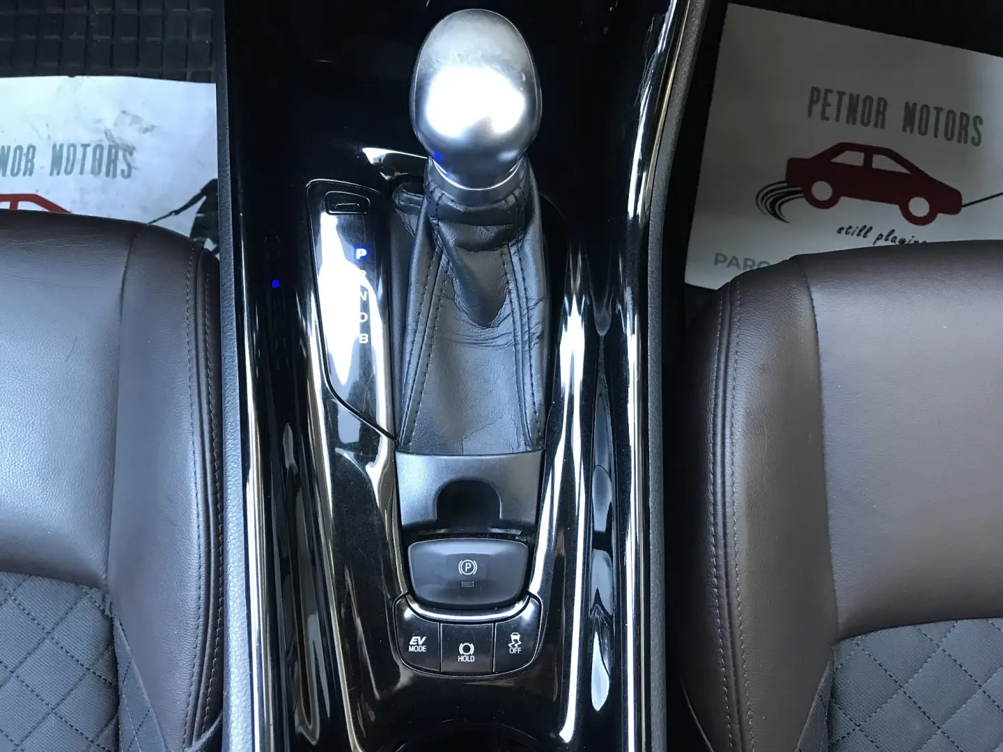 Toyota C-HR 1.8 HSD 122 CP 4x2 CVT Style