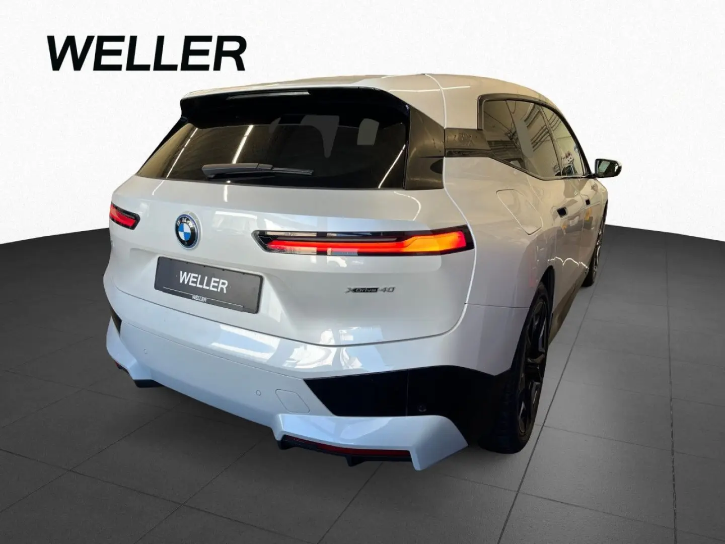 iX xDrive40 Sportpaket SitzAC 360  Pano H K ACC