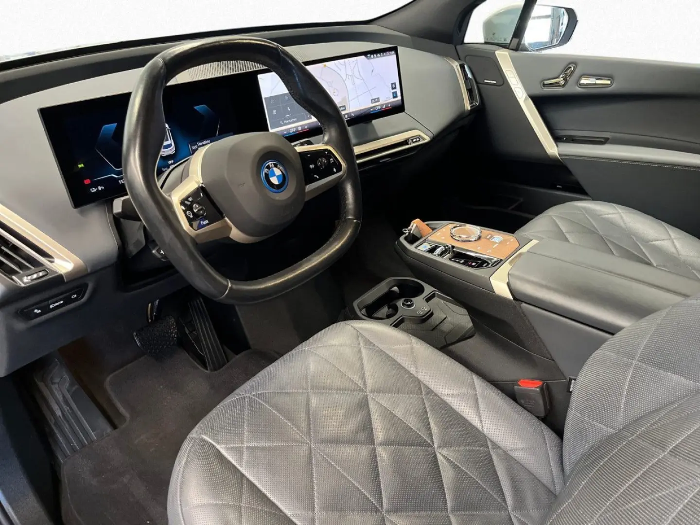 iX xDrive40 Sportpaket SitzAC 360  Pano H K ACC