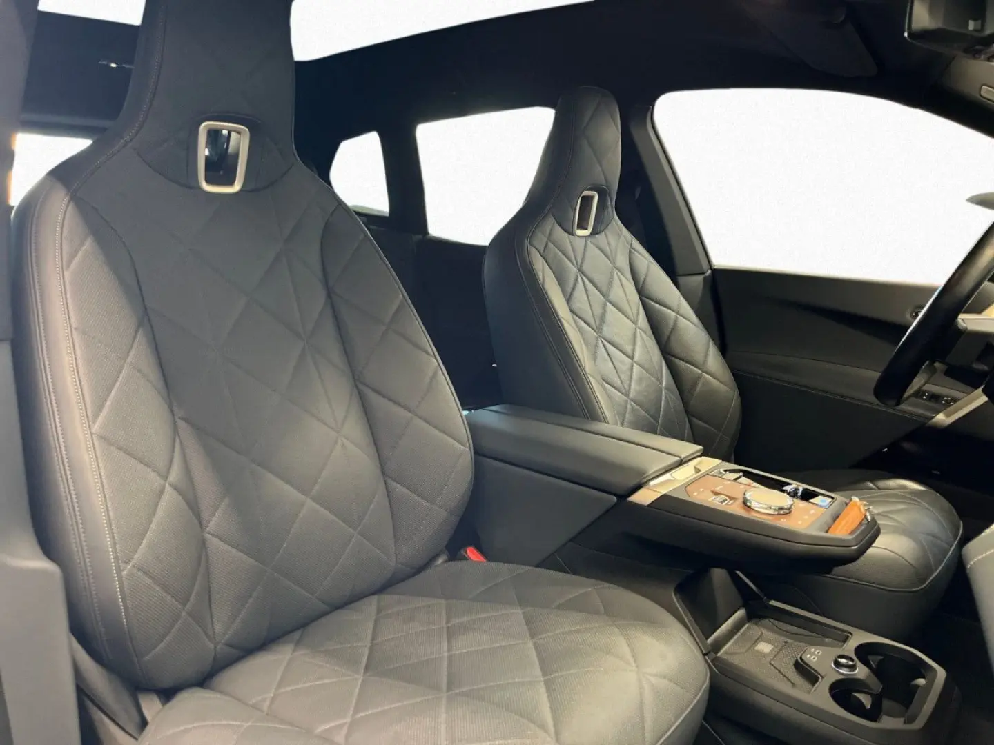 iX xDrive40 Sportpaket SitzAC 360  Pano H K ACC