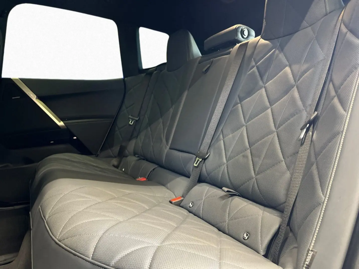 iX xDrive40 Sportpaket SitzAC 360  Pano H K ACC