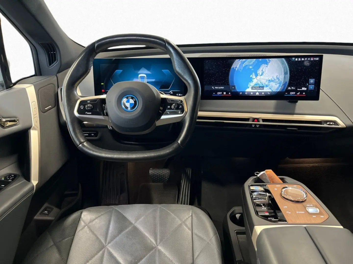 iX xDrive40 Sportpaket SitzAC 360  Pano H K ACC