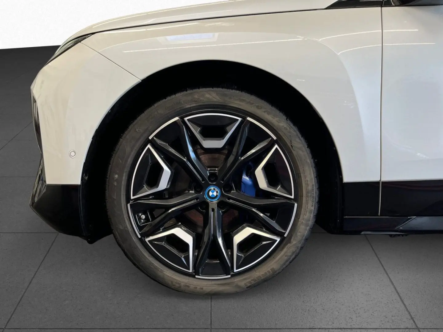 iX xDrive40 Sportpaket SitzAC 360  Pano H K ACC