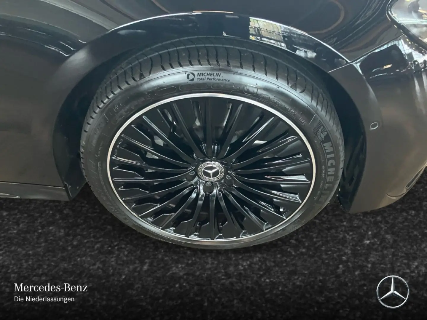 E 300 de 4M 2x AMG 20  SUPERSCREEN NIGHT FAHRASS