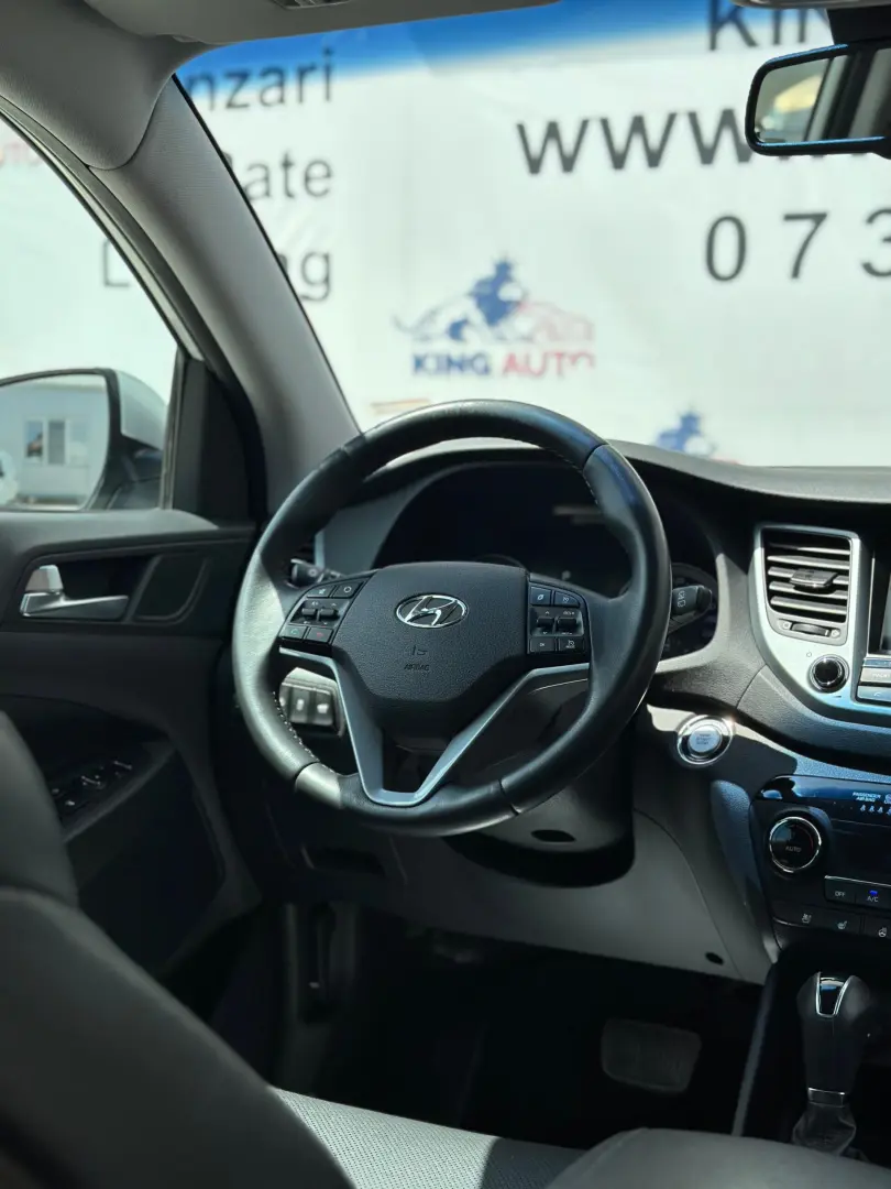 Hyundai Tucson 2.0 CRDI 4WD Automatik Advantage