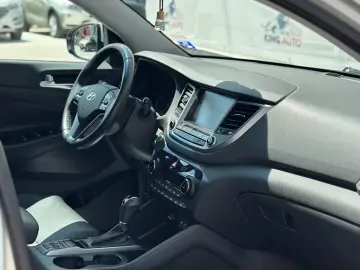 Hyundai Tucson 2.0 CRDI 4WD Automatik Advantage