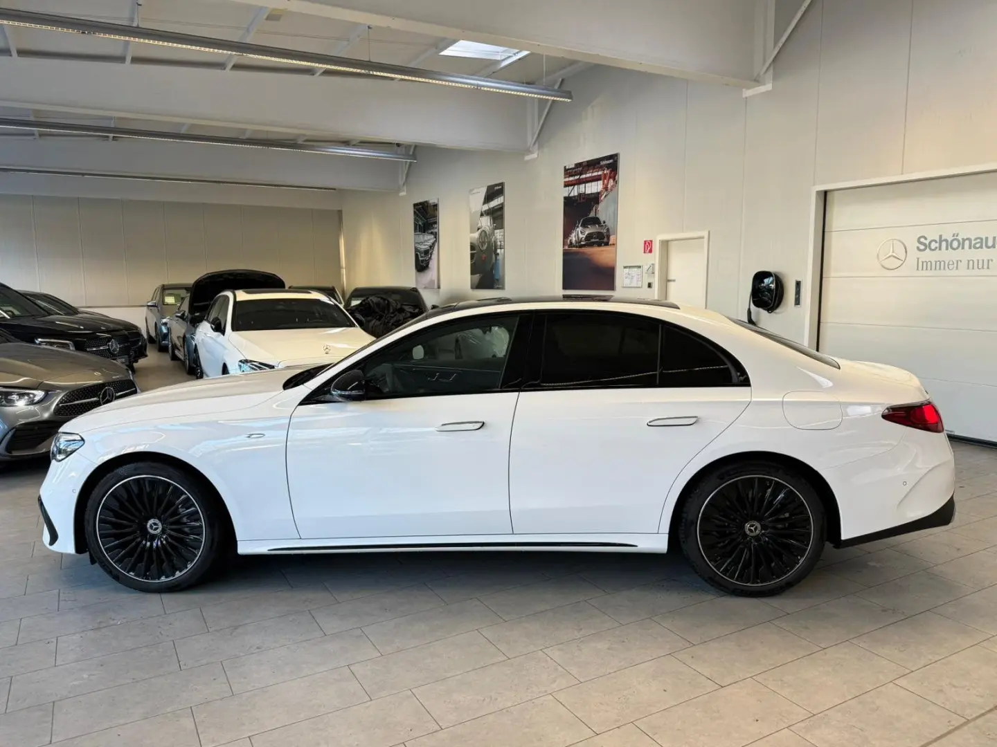 E 300e AMG AIRMATIC DISTR PANO AHK BURM4D NIGHT