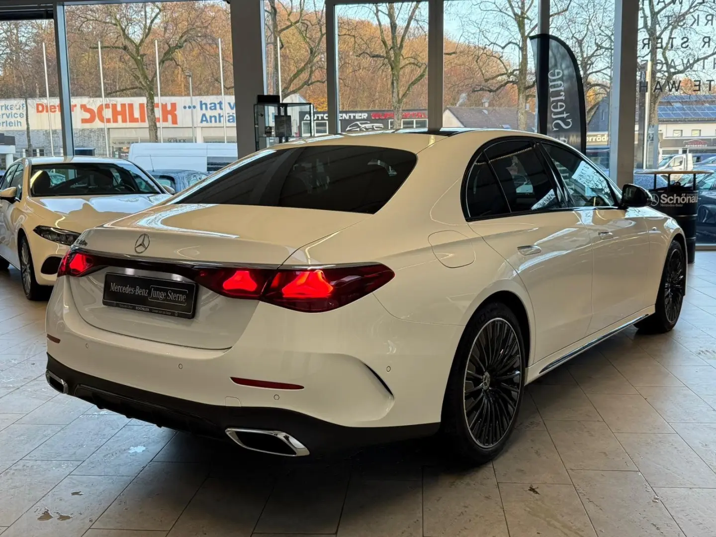 E 300e AMG AIRMATIC DISTR PANO AHK BURM4D NIGHT