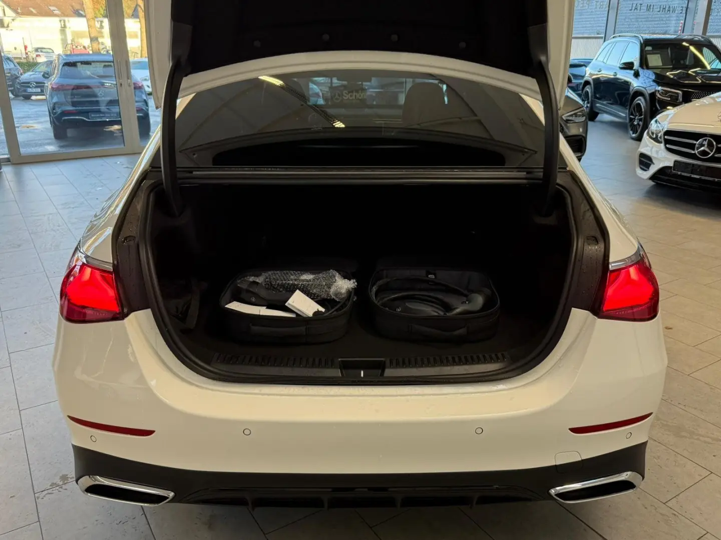 E 300e AMG AIRMATIC DISTR PANO AHK BURM4D NIGHT