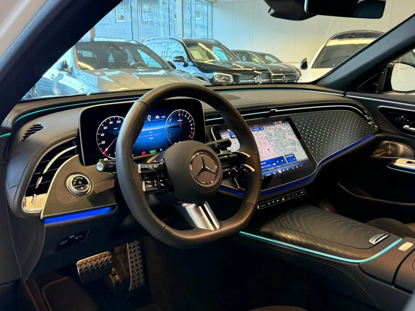 E 300e AMG AIRMATIC DISTR PANO AHK BURM4D NIGHT