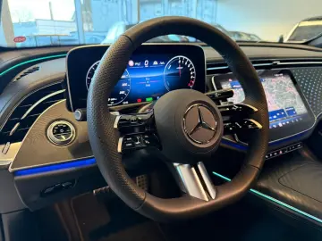 E 300e AMG AIRMATIC DISTR PANO AHK BURM4D NIGHT