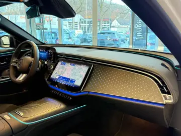 E 300e AMG AIRMATIC DISTR PANO AHK BURM4D NIGHT