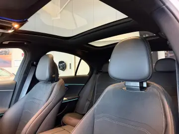 E 300e AMG AIRMATIC DISTR PANO AHK BURM4D NIGHT