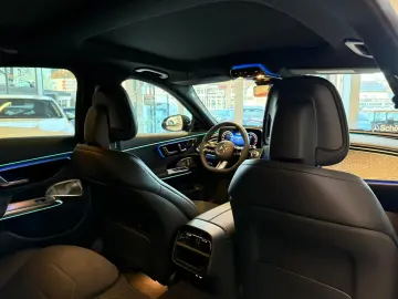 E 300e AMG AIRMATIC DISTR PANO AHK BURM4D NIGHT