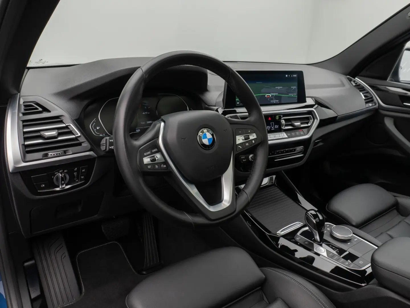 X3 xD30i Panorama Kamera DAB HiFi 19Zoll