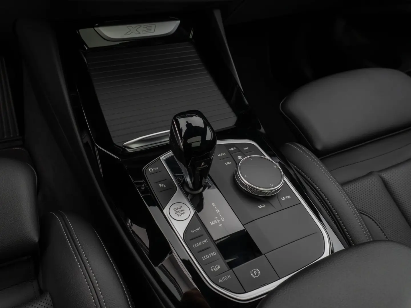 X3 xD30i Panorama Kamera DAB HiFi 19Zoll