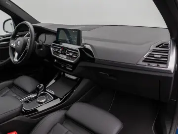 X3 xD30i Panorama Kamera DAB HiFi 19Zoll