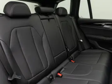 X3 xD30i Panorama Kamera DAB HiFi 19Zoll