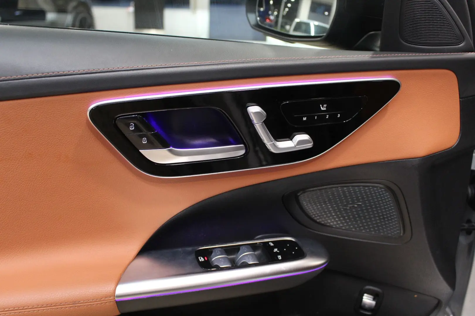 C 200 4Matic AMG-LINE 360 Memory Bi-Color Leder