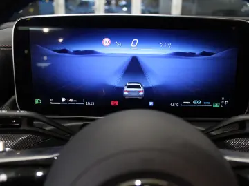 C 200 4Matic AMG-LINE 360 Memory Bi-Color Leder