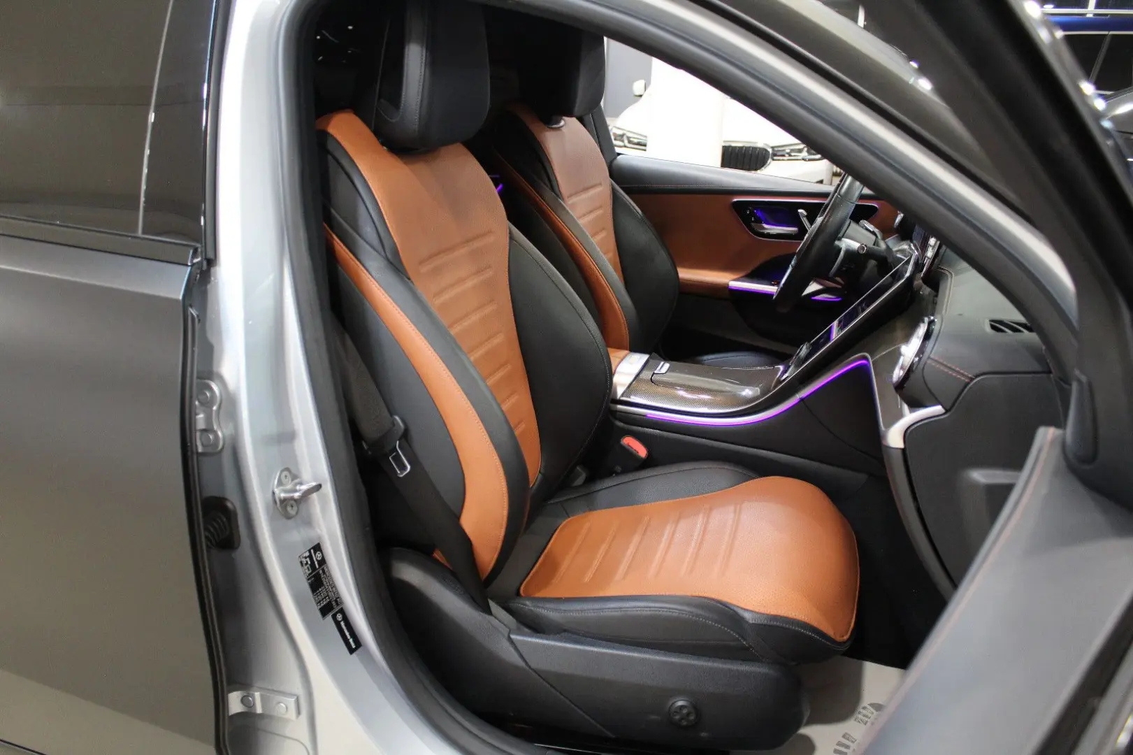 C 200 4Matic AMG-LINE 360 Memory Bi-Color Leder