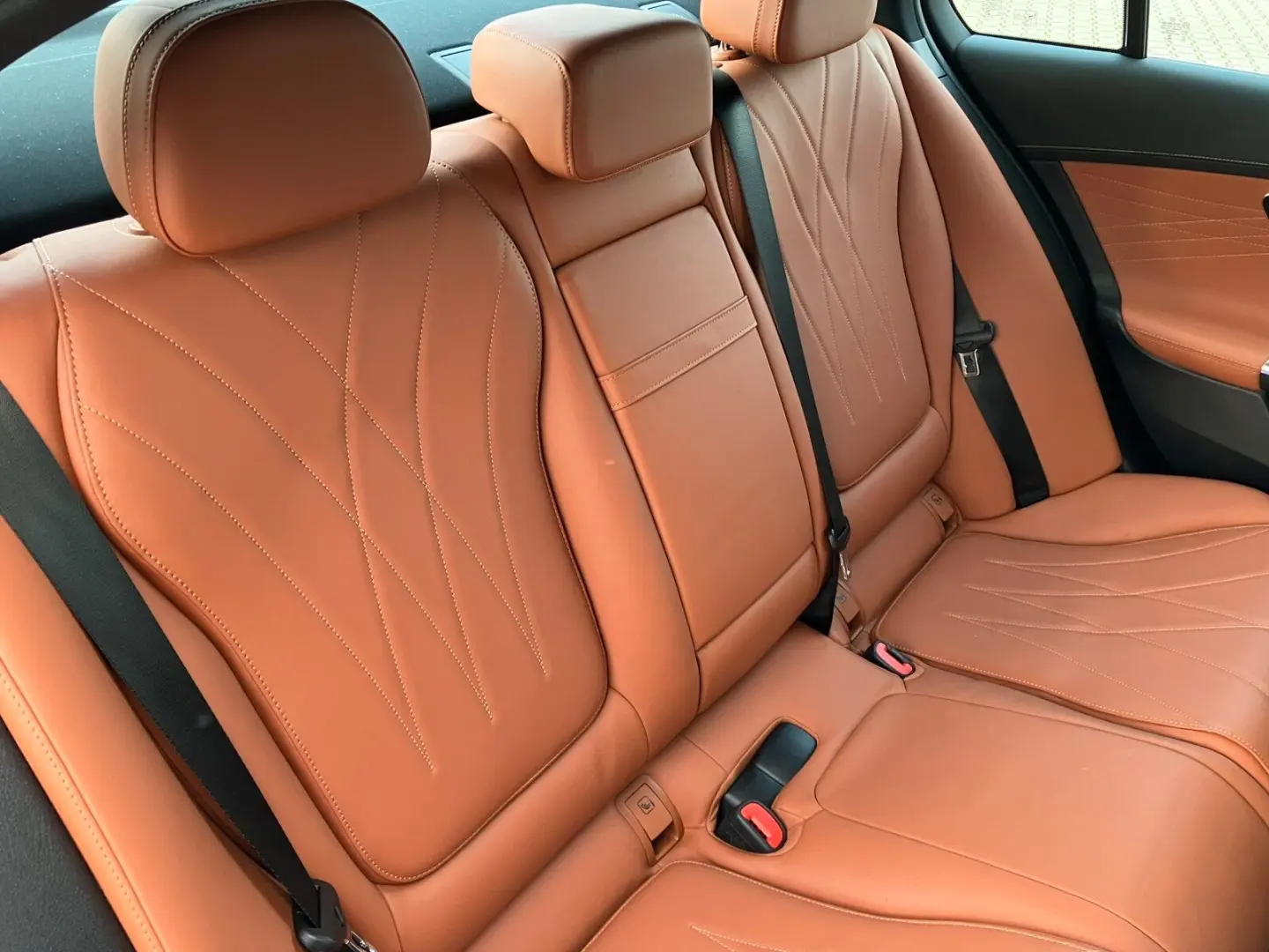 C 200 AMG Line Leder-siennabraun Sound NP72.066€