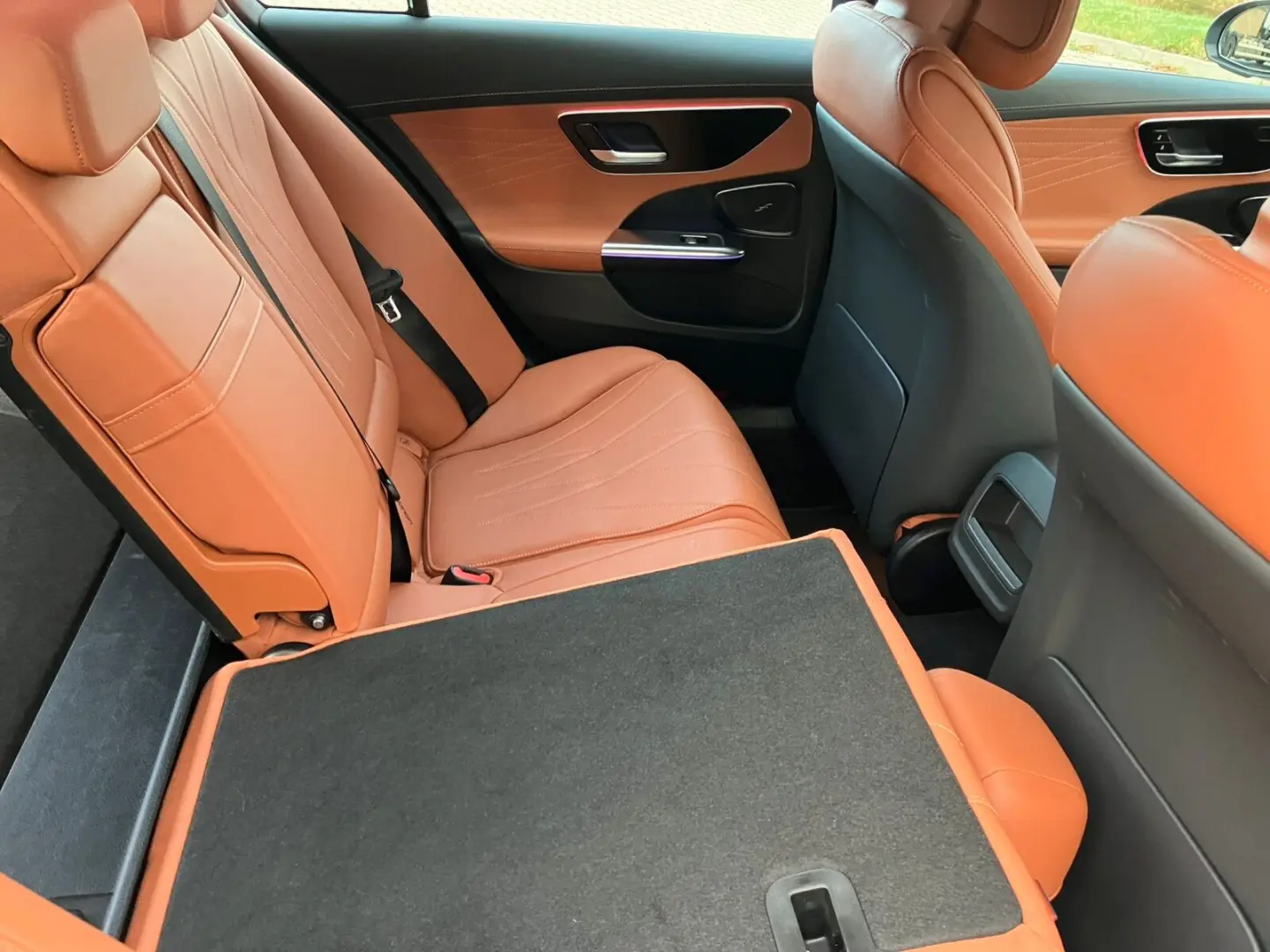 C 200 AMG Line Leder-siennabraun Sound NP72.066€