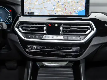 BMW X3 xDrive30e Head-Up HiFi DAB LED WLAN Shz PDC