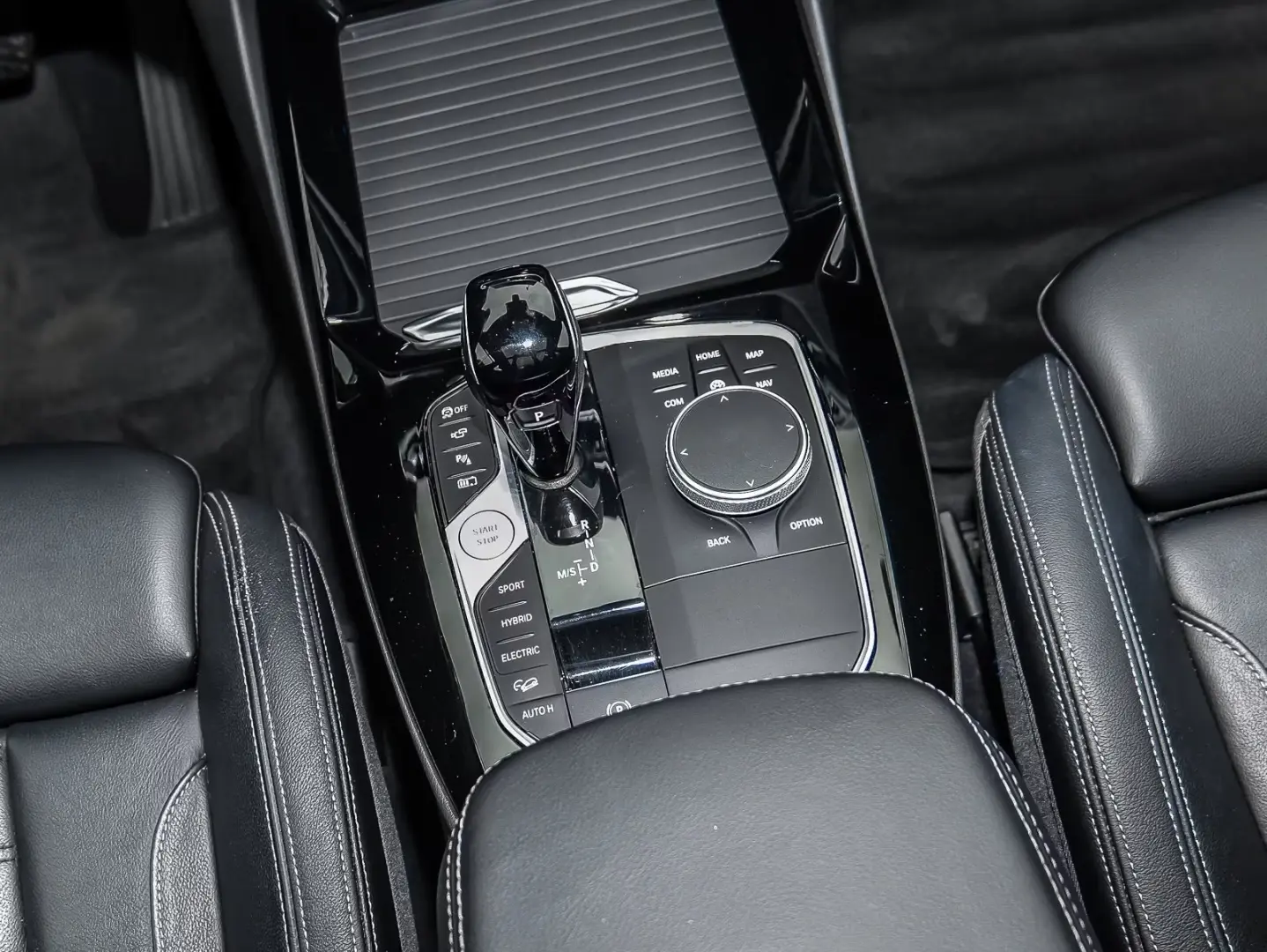 BMW X3 xDrive30e Head-Up HiFi DAB LED WLAN Shz PDC