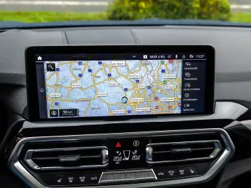 BMW X3 xDrive30e Head-Up HiFi DAB LED WLAN Shz PDC