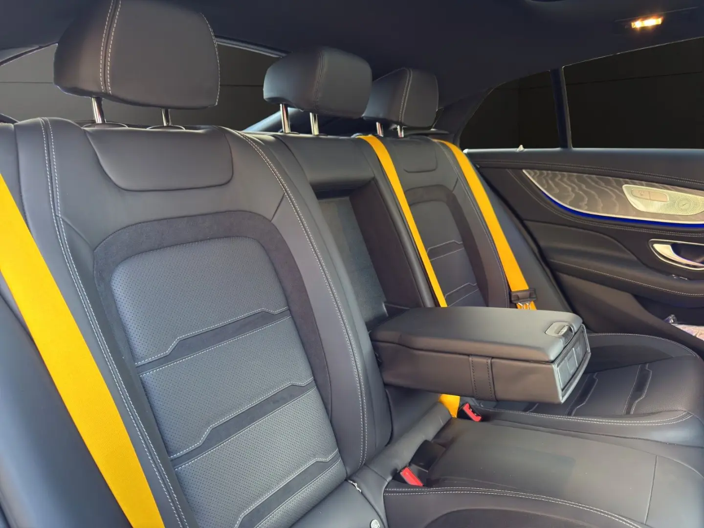 AMG GT 4-trg. 53 4Matic Pano  Sonderlackirug