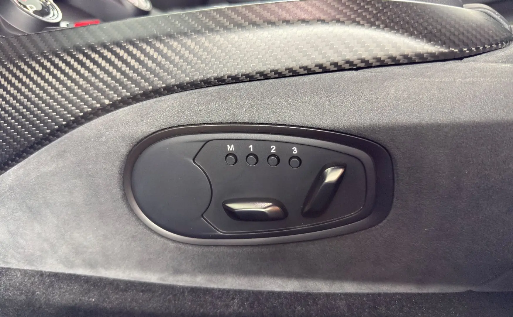 V8 Vantage 4.0 V8 F1 Edition Carbonsitz