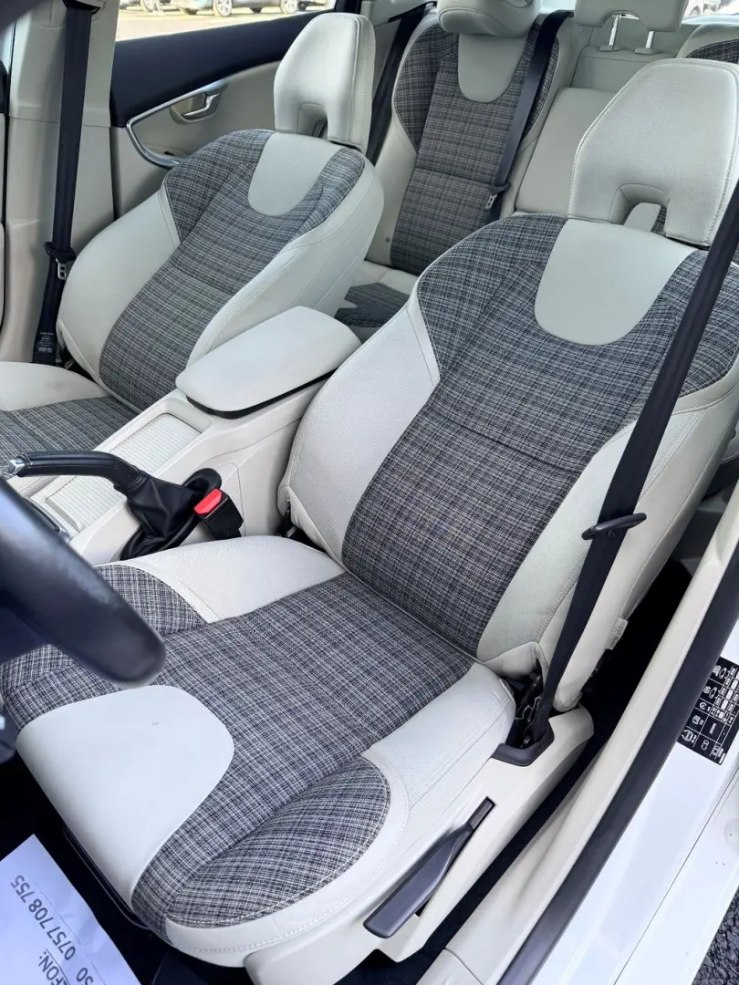 VOLVO V40 2017 2.0D E6 Garantie 12 Luni Rate Avans 0 Doar Cu