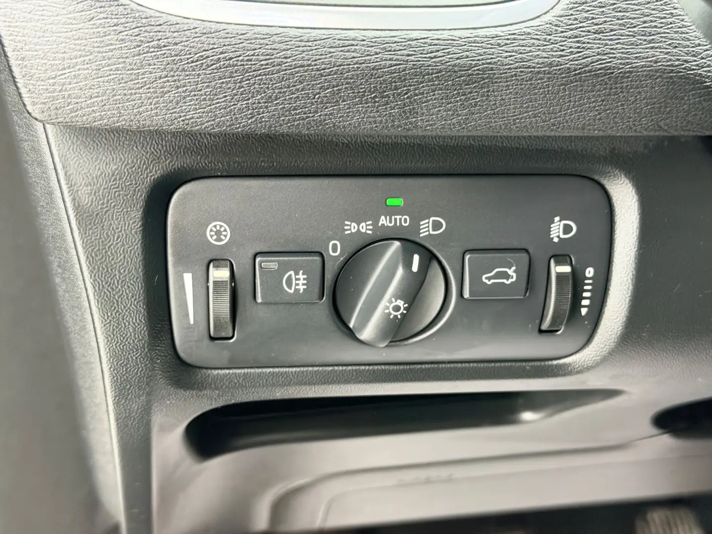 VOLVO V40 2015 1.6D E5 Garantie 12 Luni Rate Avans 0 doar Cu