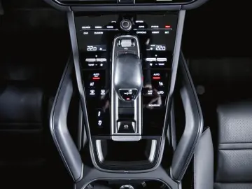 Cayenne E-Hybrid Platinum Edition Luftfederung