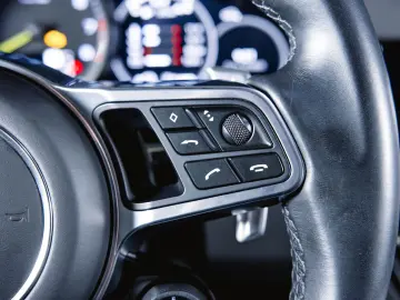 Cayenne E-Hybrid Platinum Edition Luftfederung