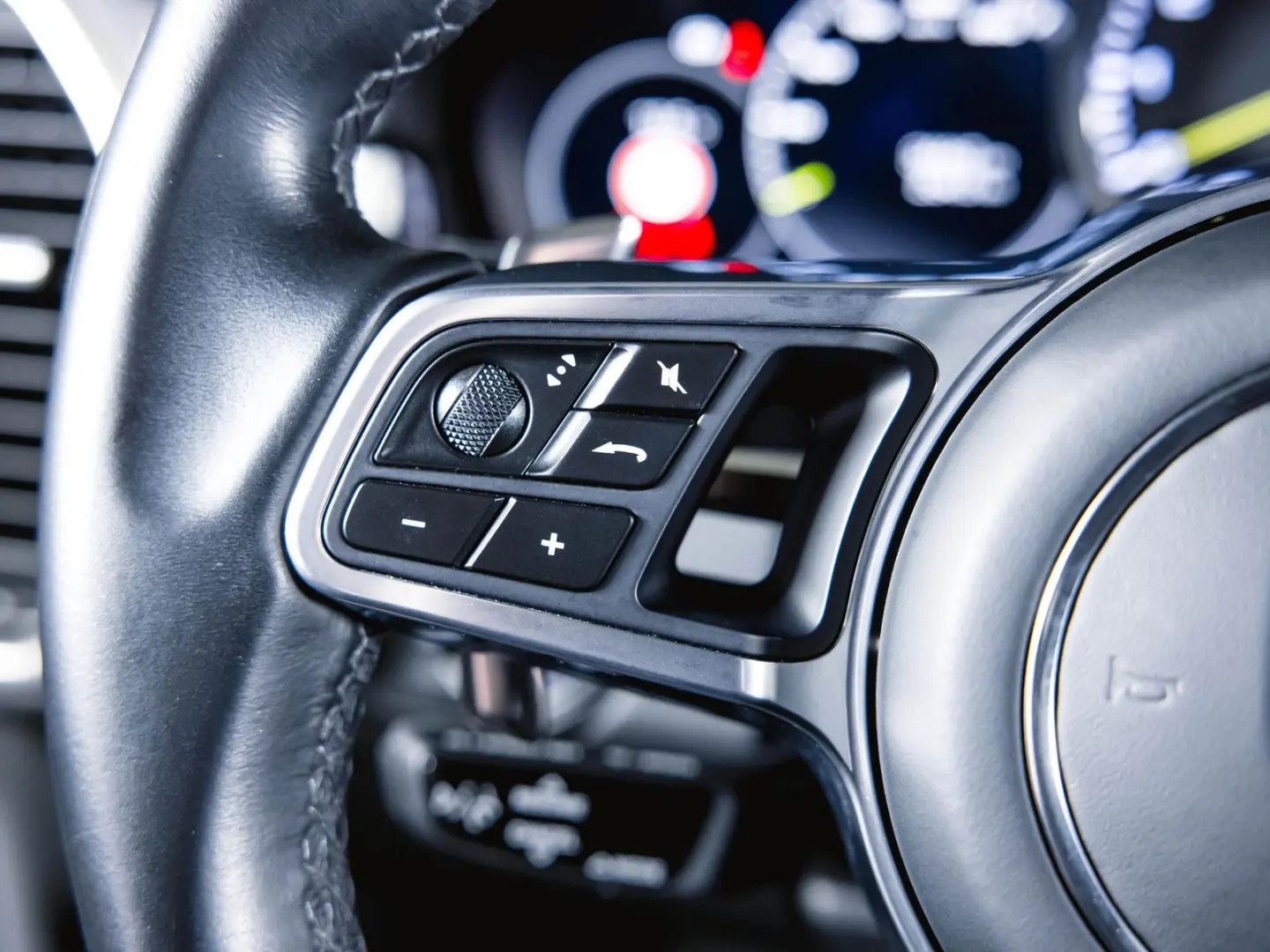 Cayenne E-Hybrid Platinum Edition Luftfederung