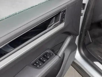 Cayenne E-Hybrid Luft HDMatrix 360 InnoDrive Pan