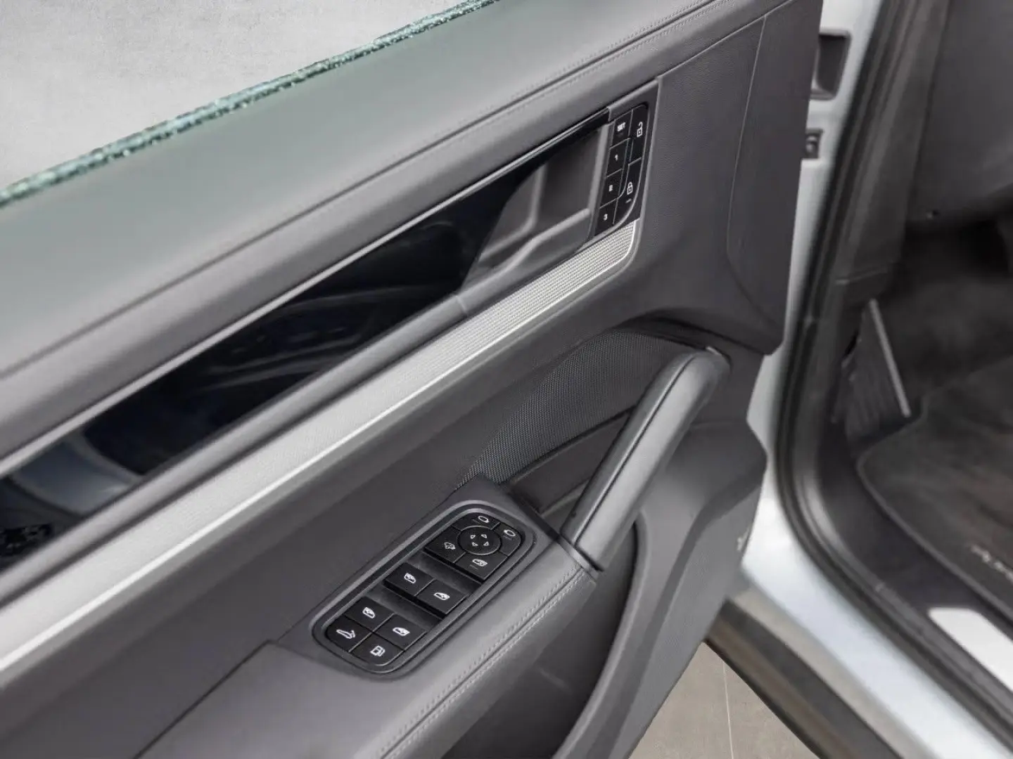 Cayenne E-Hybrid Luft HDMatrix 360 InnoDrive Pan