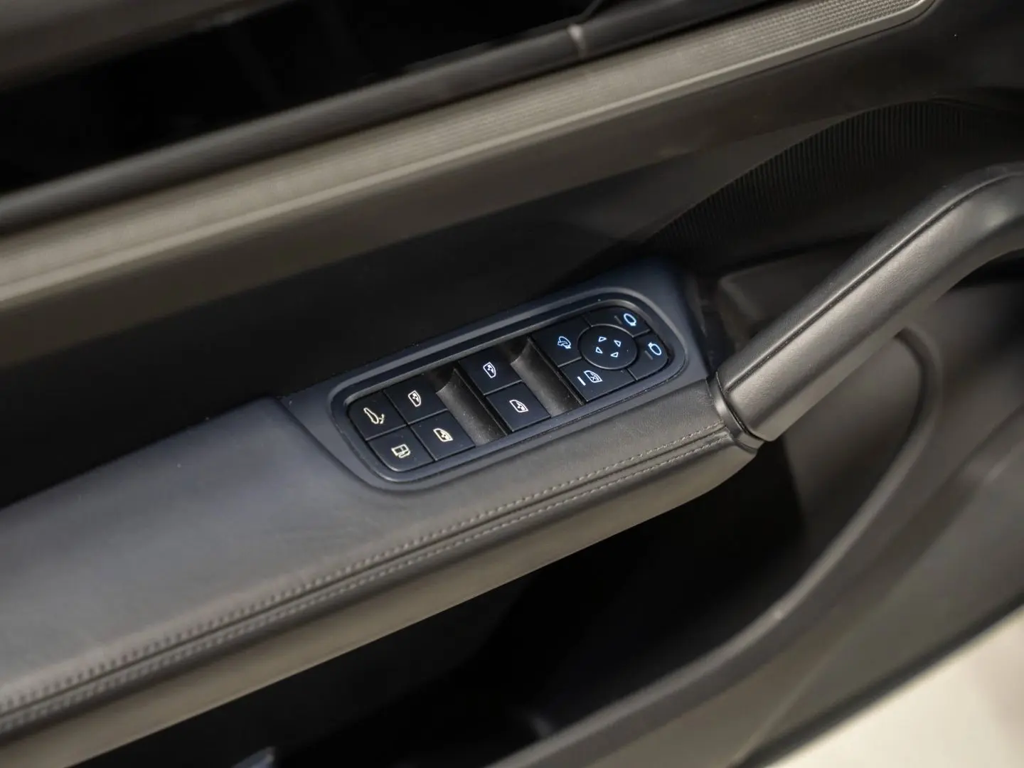 Cayenne E-Hybrid HeadUp Sport Chrono PASM BOSE