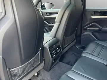 Cayenne Beif.-Displ.   Pano   Bose   PASM   21