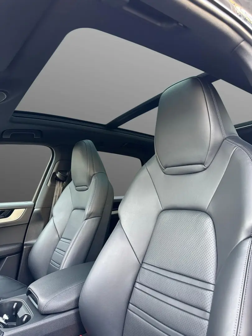 Cayenne Beif.-Displ.   Pano   Bose   PASM   21