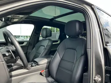 Cayenne E-Hybrid   Luftfederung   InnoDrive