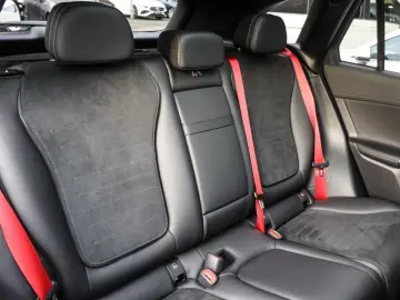 GLC 300 e 4M AMG-Sport Pano AHK Distr 360 Memory