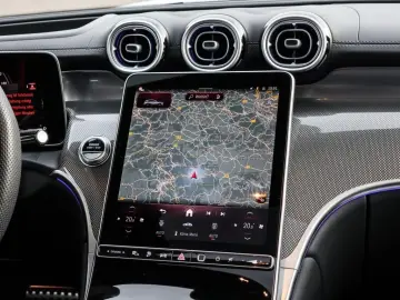 GLC 300 e 4M AMG-Sport Pano AHK Distr 360 Memory