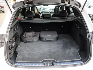 GLC 300 e 4M AMG-Sport Pano AHK Distr 360 Memory