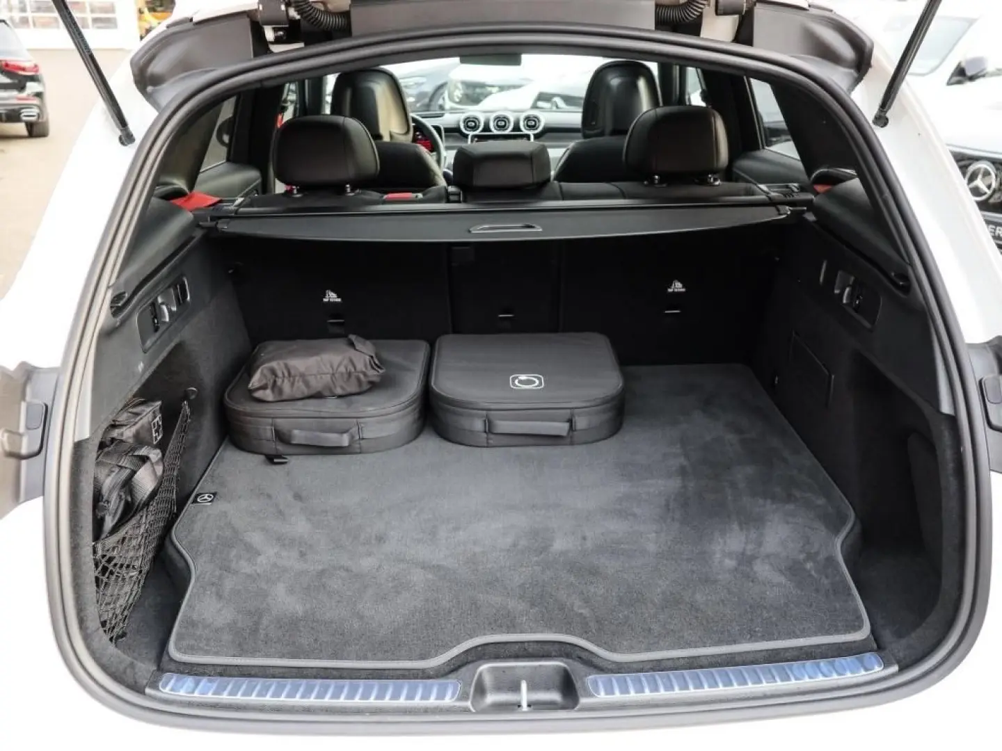 GLC 300 e 4M AMG-Sport Pano AHK Distr 360 Memory