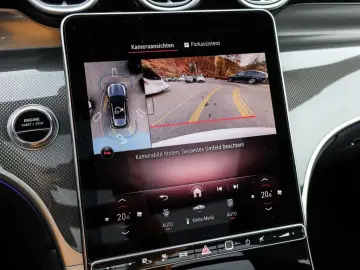 GLC 300 e 4M AMG-Sport Pano AHK Distr 360 Memory