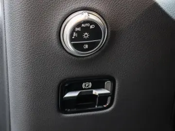 GLC 300 e 4M AMG-Sport Pano AHK Distr 360 Memory